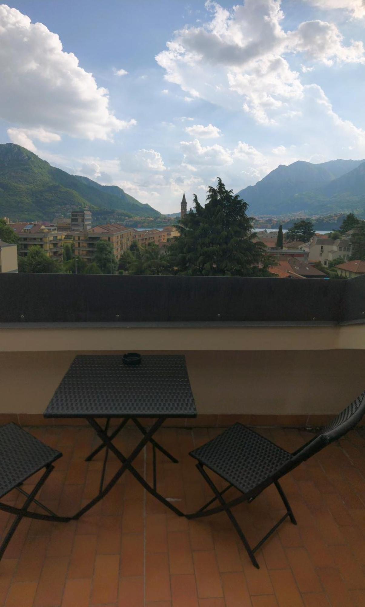 Bright Penthouse Close To Center With Terrace And Lake View Lecco Eksteriør bilde