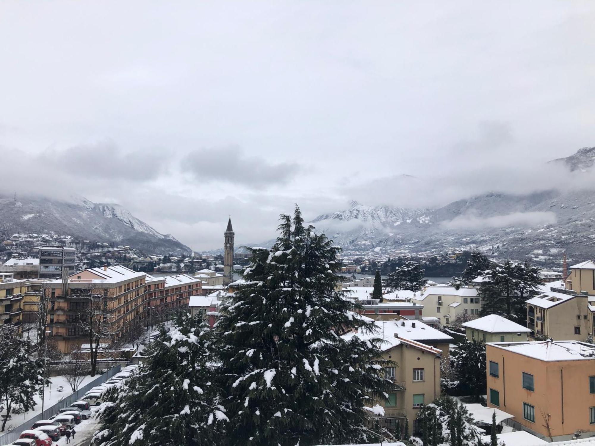 Bright Penthouse Close To Center With Terrace And Lake View Lecco Eksteriør bilde