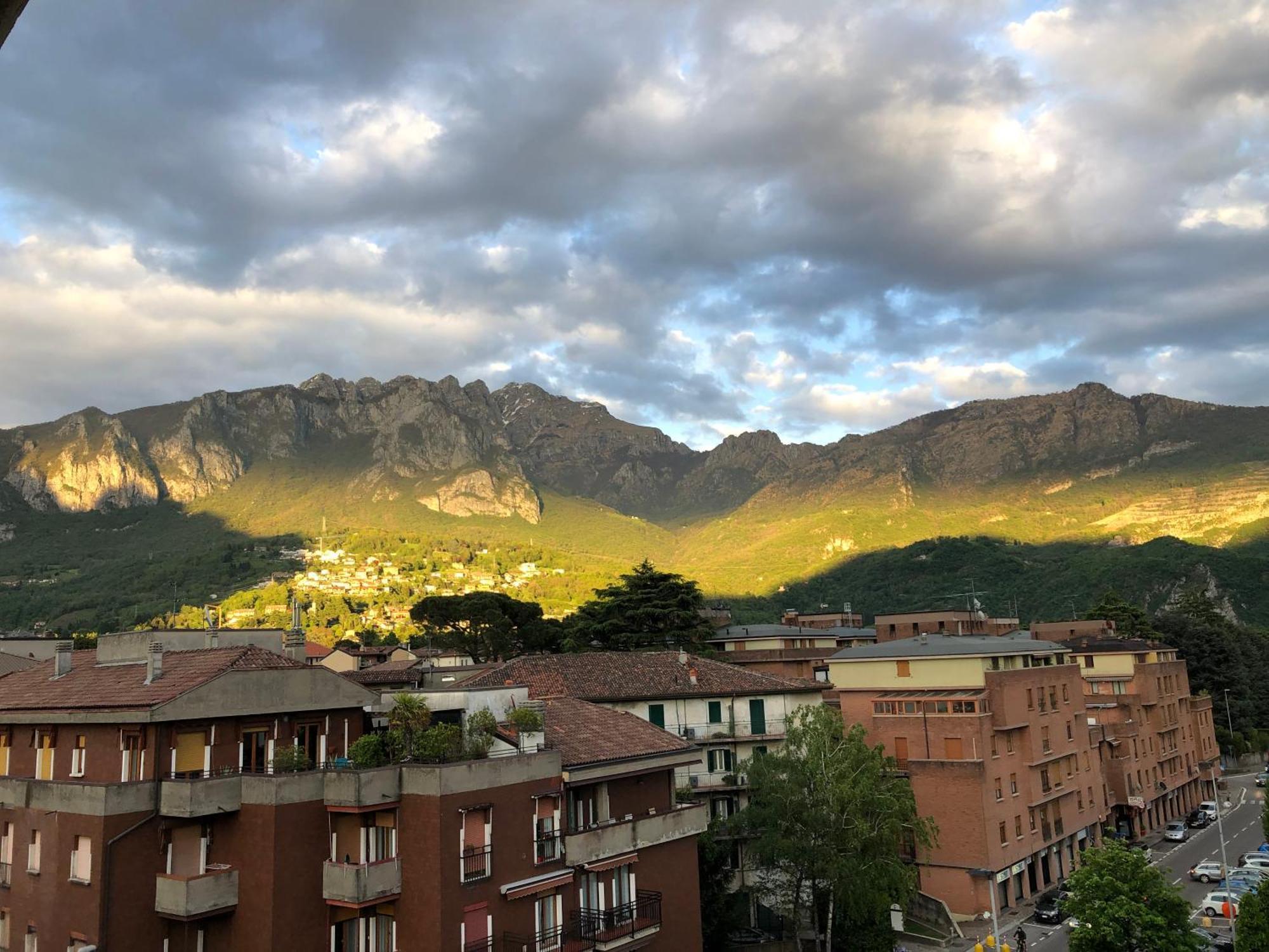 Bright Penthouse Close To Center With Terrace And Lake View Lecco Eksteriør bilde